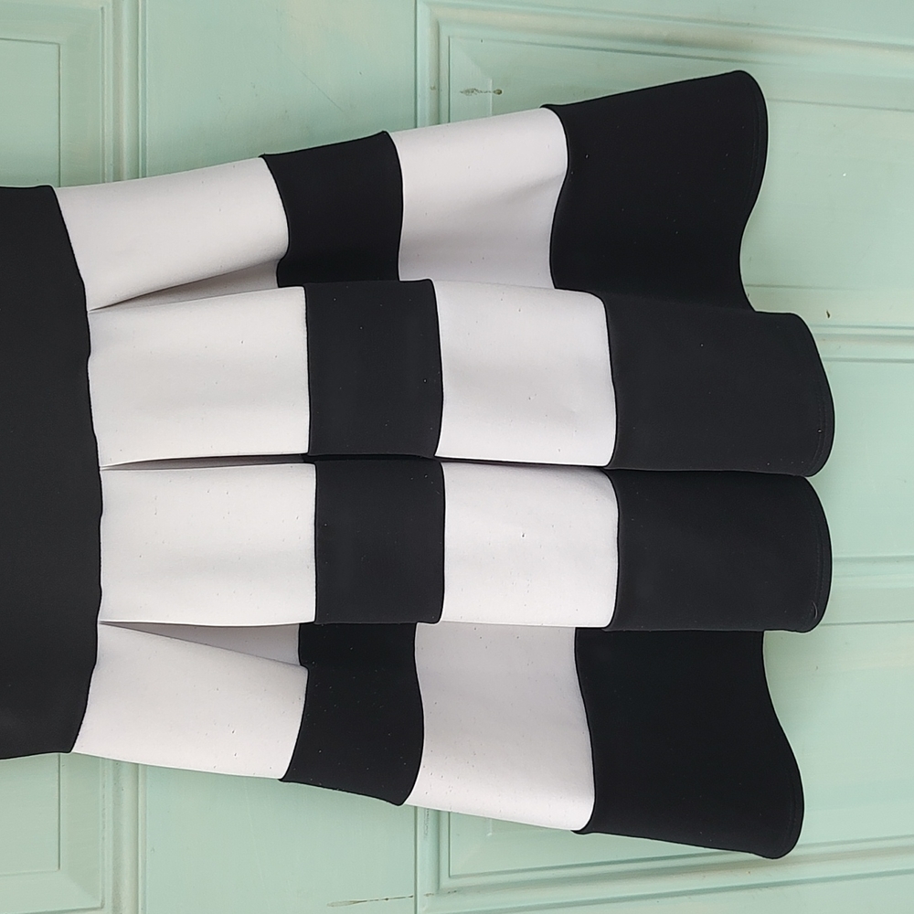 EUC flirty b&w dress🩷 - Picture 4 of 9